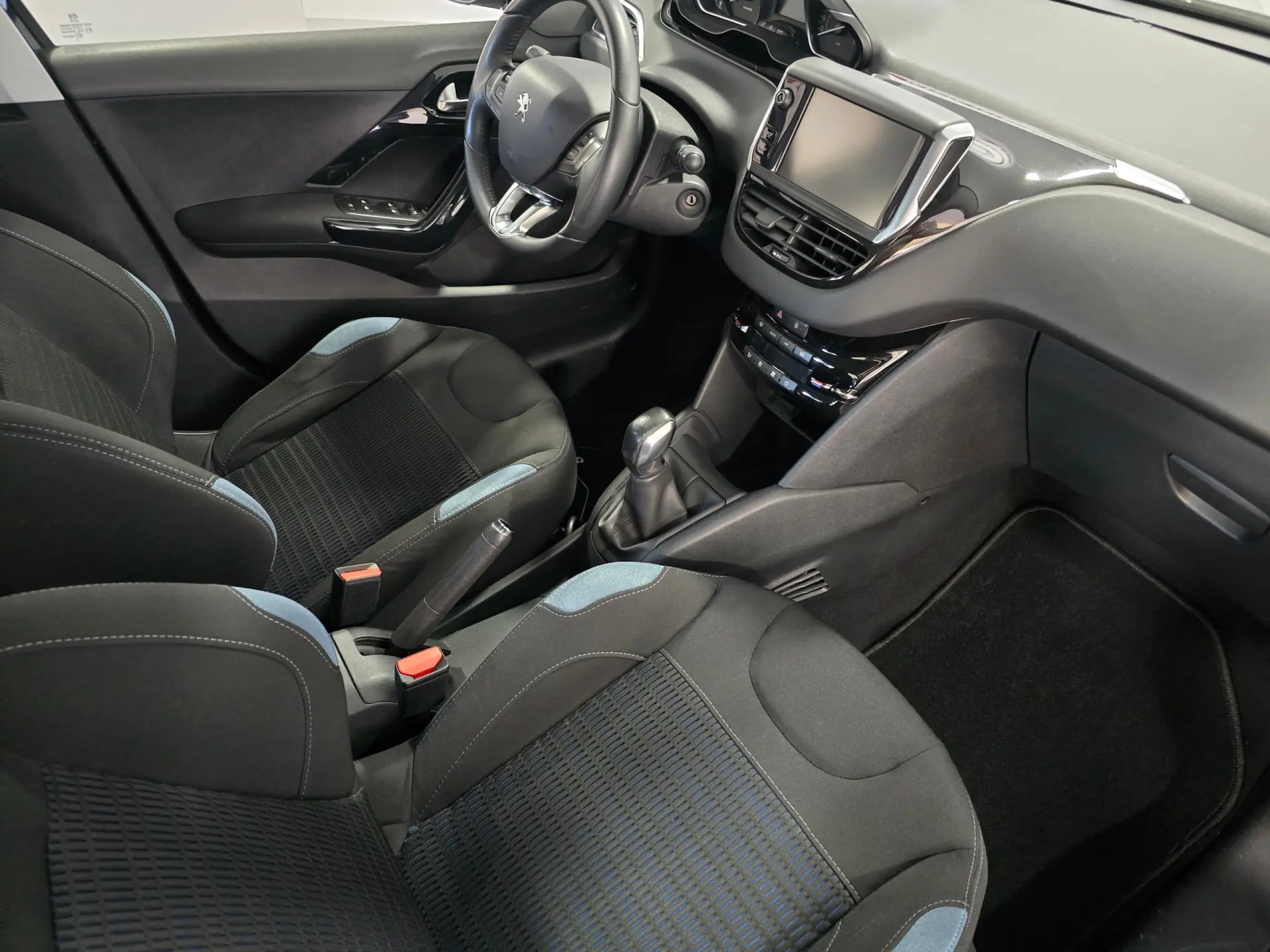 Peugeot 208 1.6 e-HDi Active 19