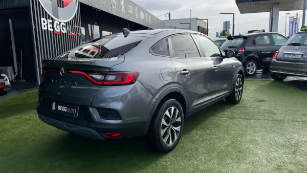 Renault Arkana Full Hybrid E-TECH 13