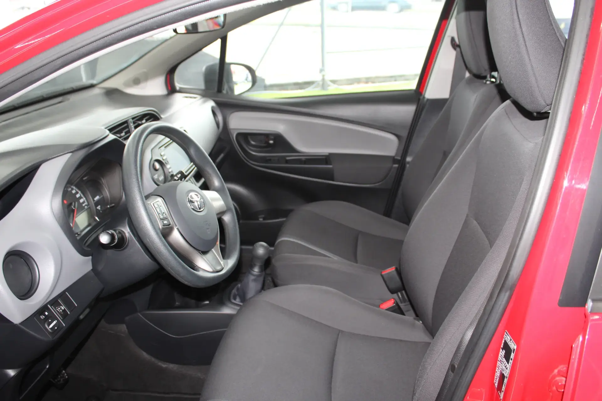 Toyota Yaris 1.0 VVT-i Active 13