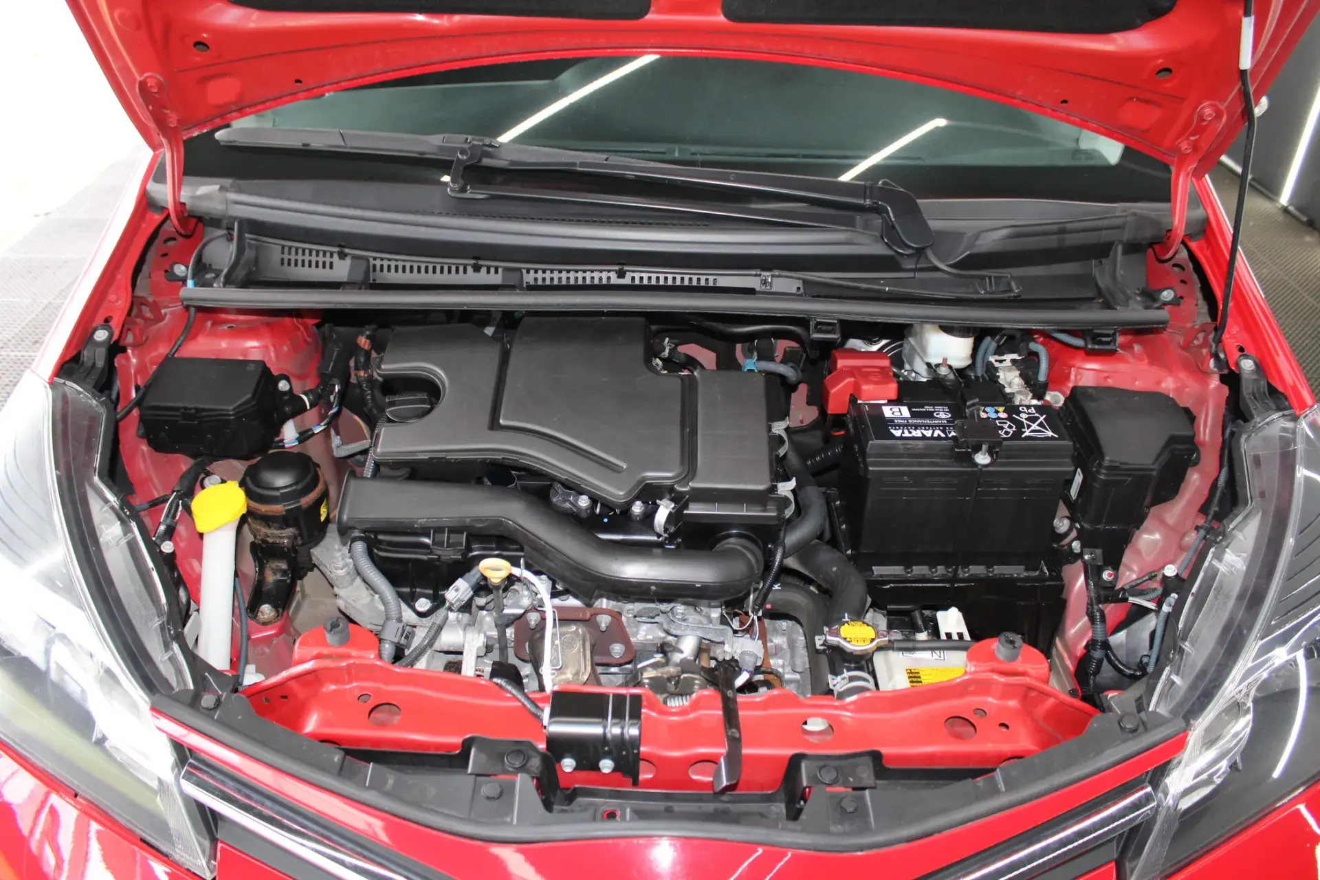 Toyota Yaris 1.0 VVT-i Active 15