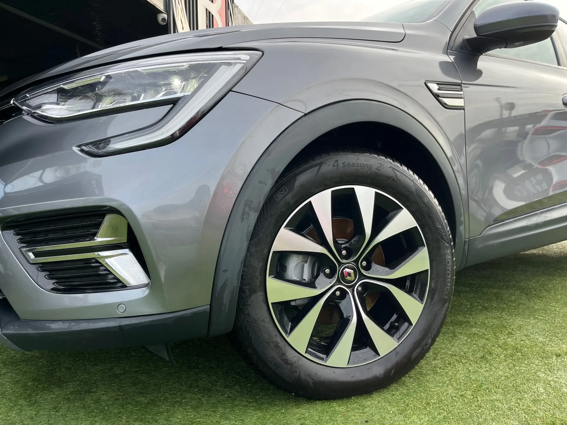 Renault Arkana Full Hybrid E-TECH 11