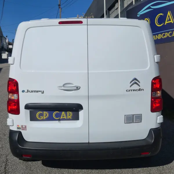 Citroën e-Jumpy Longa (50-kWh) 4