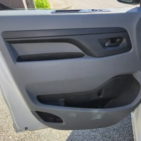 Citroën e-Jumpy Longa (50-kWh) 7