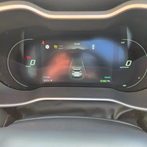 MG ZS Standard Luxury 72KW 21