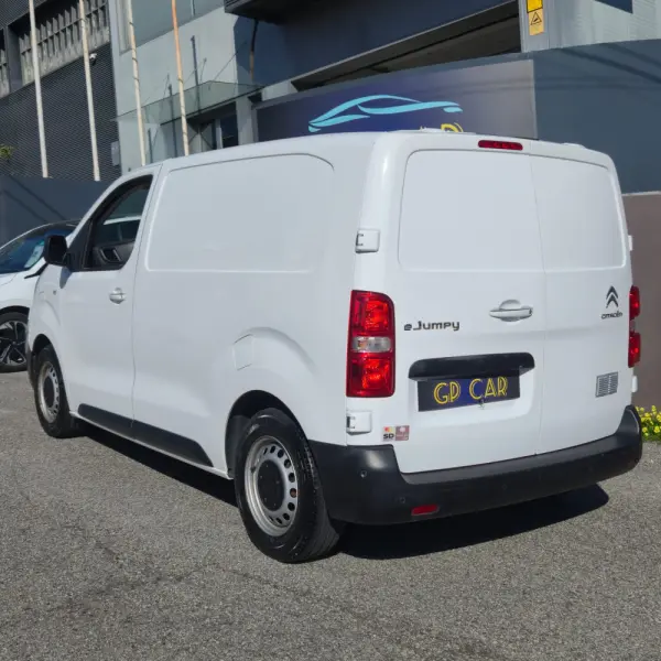 Citroën e-Jumpy Longa (50-kWh) 3