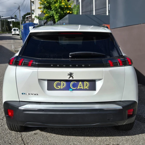 Peugeot e-2008 50 kWh Allure Pack 4