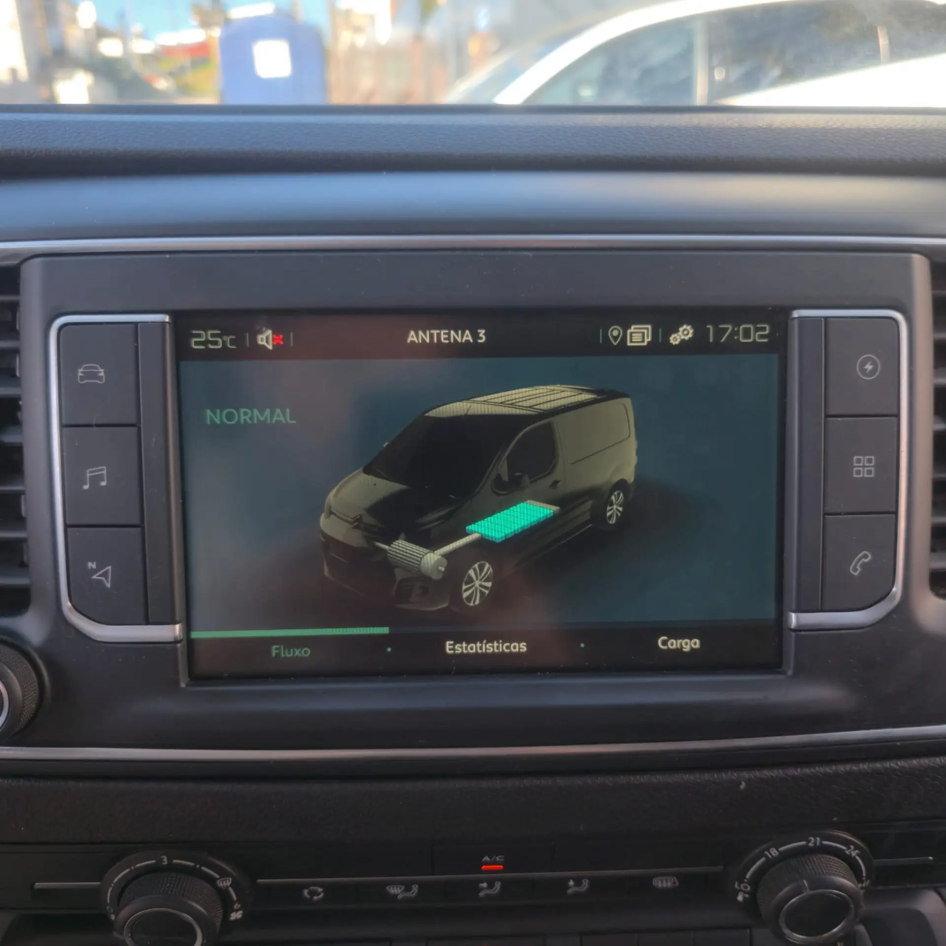 Citroën e-Jumpy Longa (50-kWh) 14