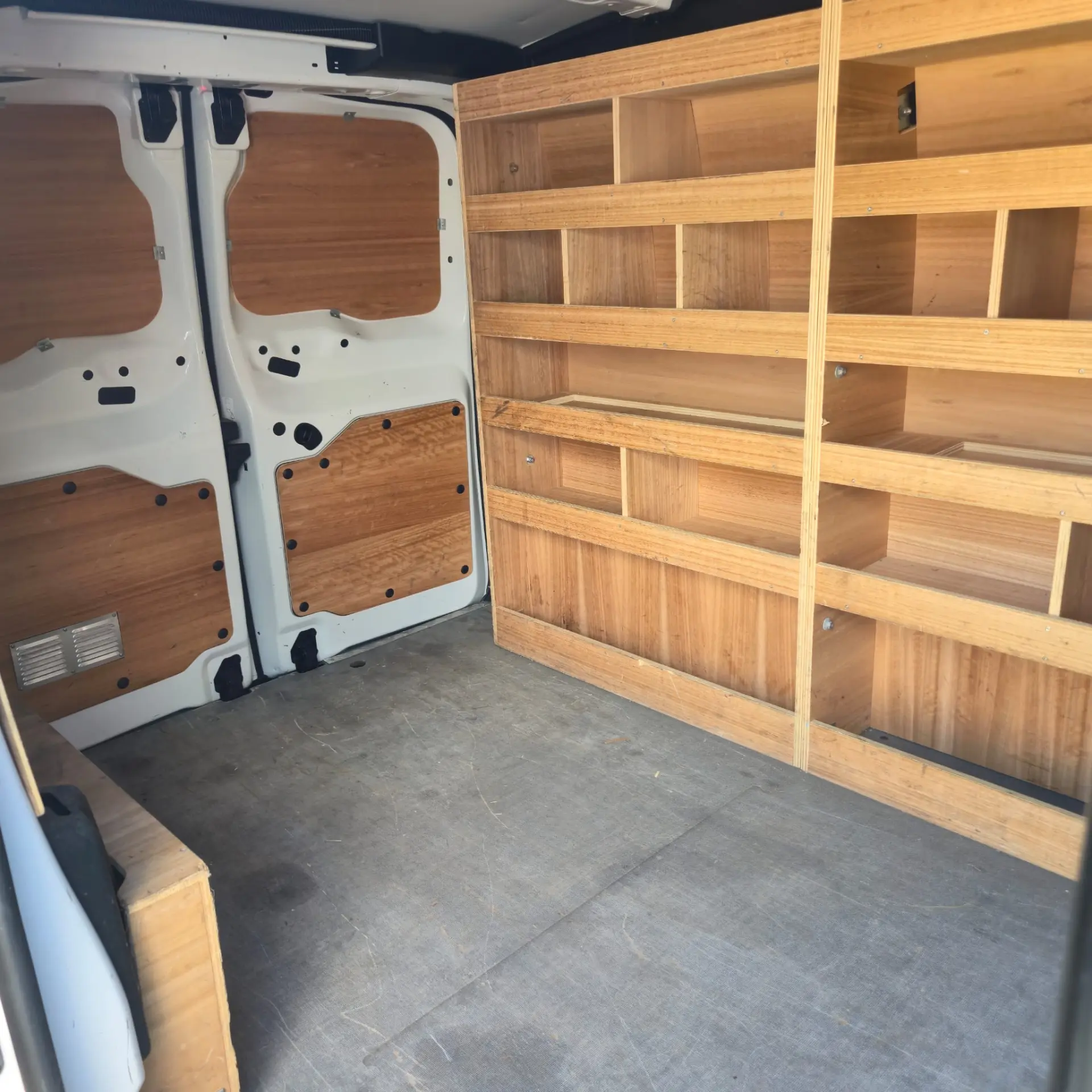 Citroën e-Jumpy Longa (50-kWh) 23