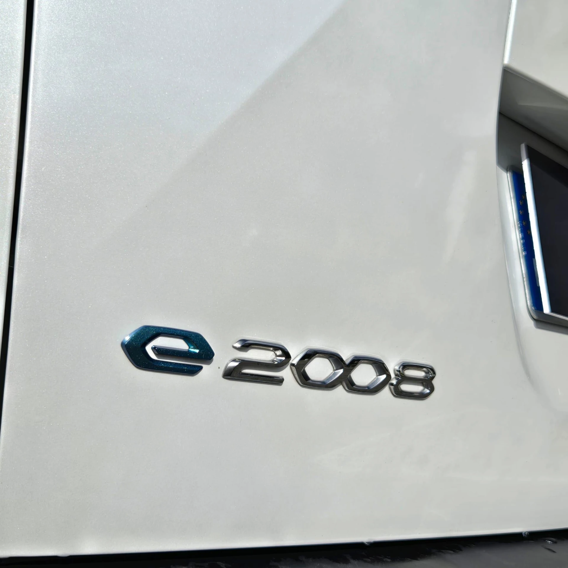 Peugeot e-2008 50 kWh Allure Pack 5