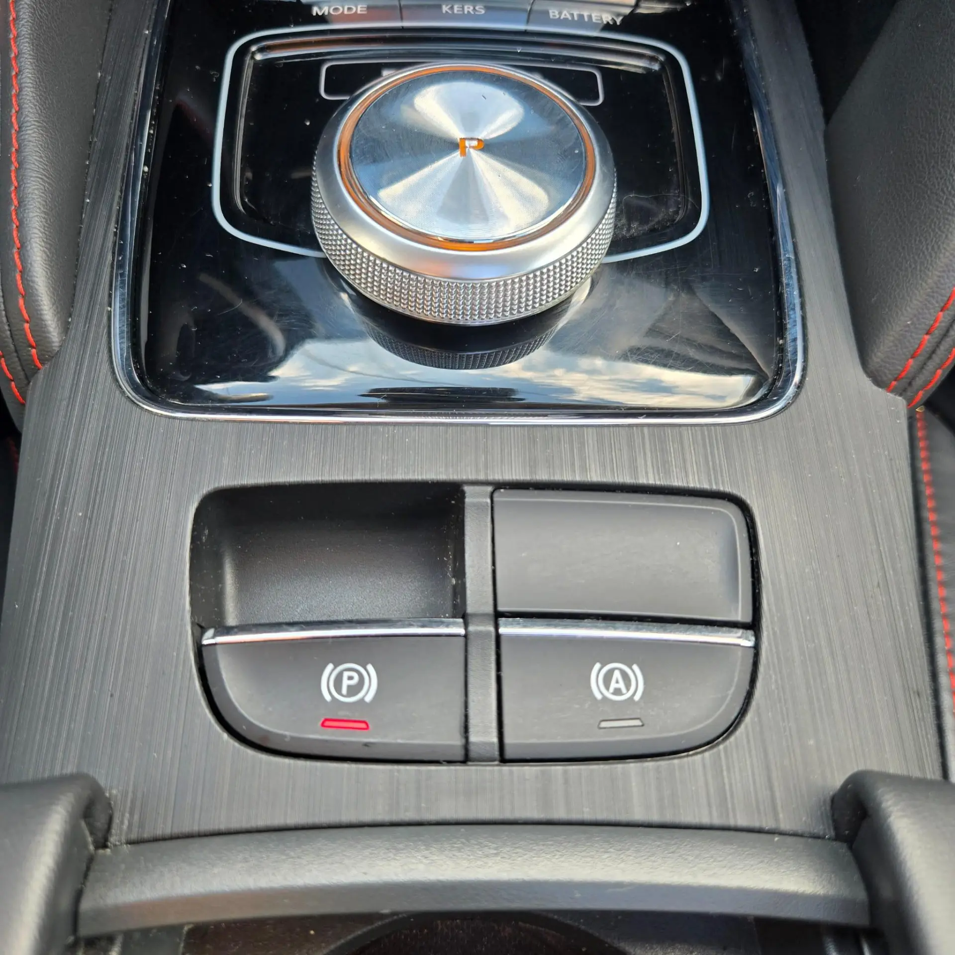 MG ZS Standard Luxury 72KW 37