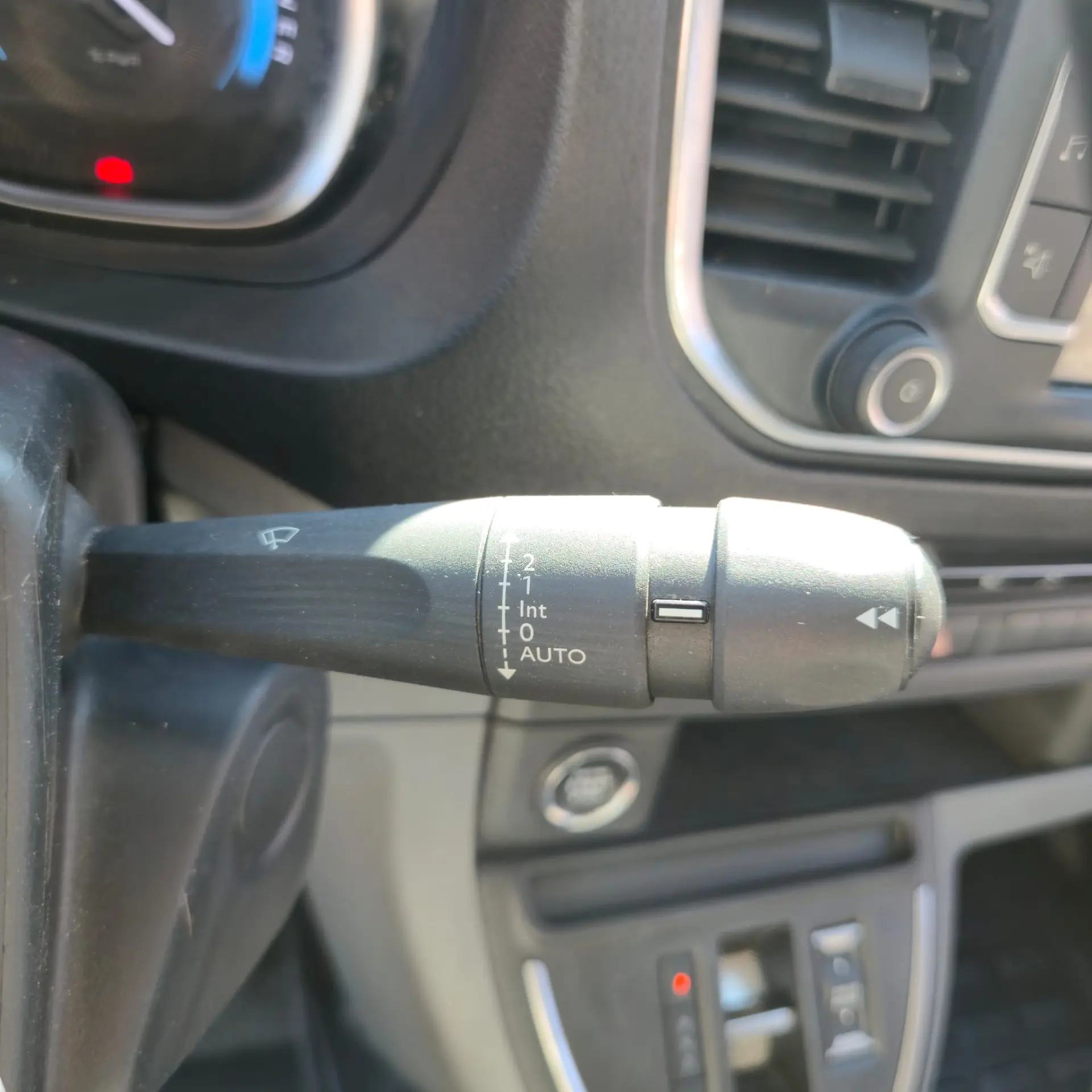 Citroën e-Jumpy Longa (50-kWh) 18