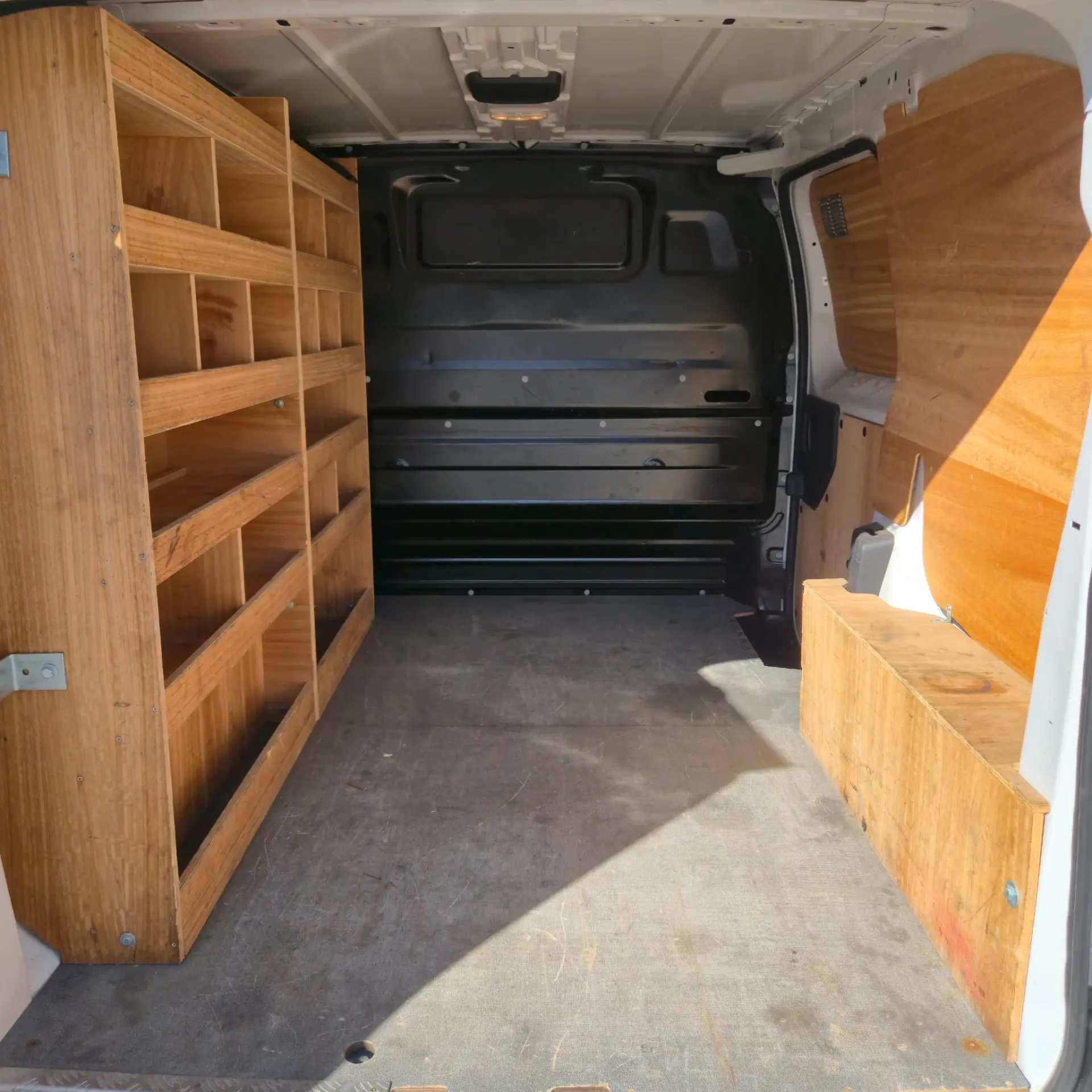 Citroën e-Jumpy Longa (50-kWh) 22