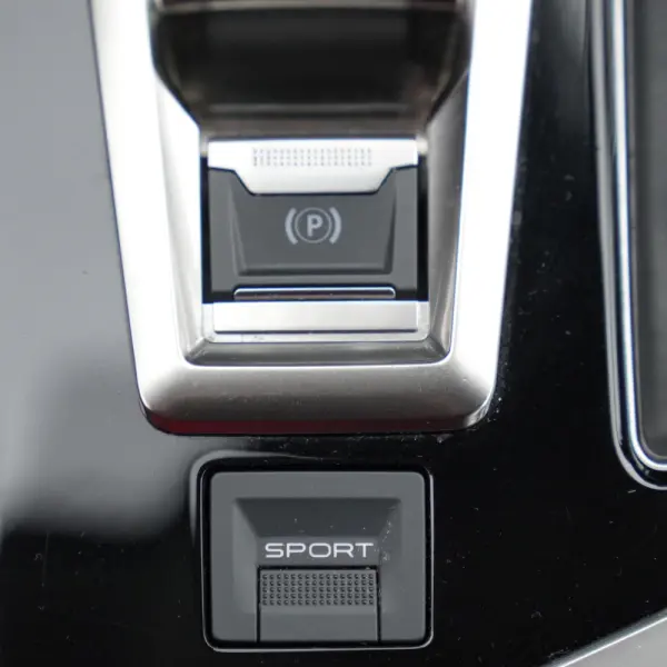 Peugeot 3008 1.2 PureTech Allure EAT8 29