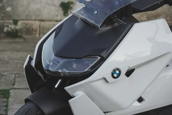 BMW CE 04 8