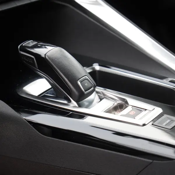 Peugeot 3008 1.2 PureTech Allure EAT8 9