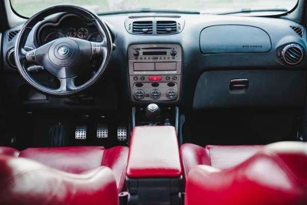 Alfa Romeo 147 1.9 JTD M-Jet Q2 8