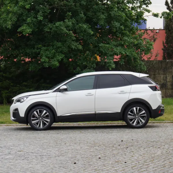 Peugeot 3008 1.2 PureTech Allure EAT8 6