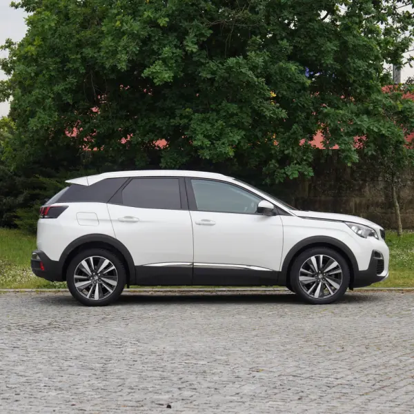 Peugeot 3008 1.2 PureTech Allure EAT8 4