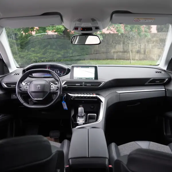 Peugeot 3008 1.2 PureTech Allure EAT8 7