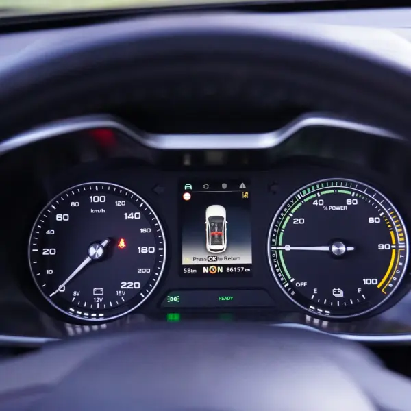 MG ZS EV 44.5 kWh Luxury 17