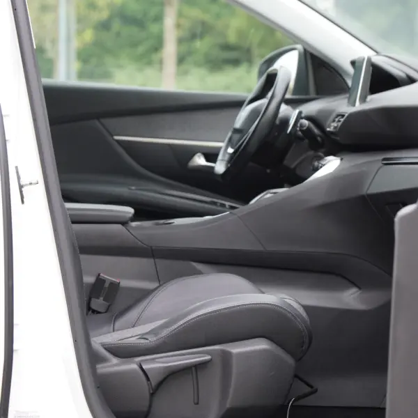 Peugeot 3008 1.2 PureTech Allure EAT8 26