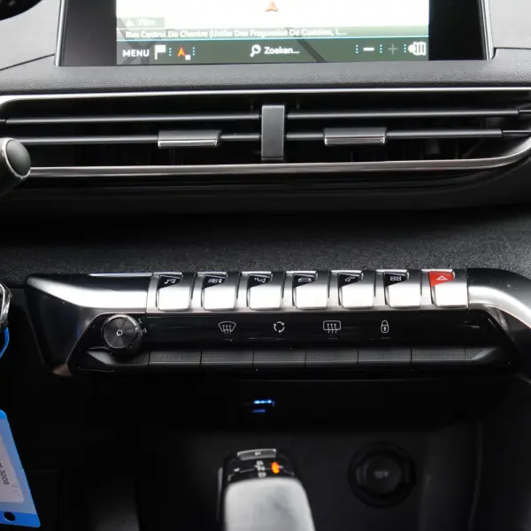 Peugeot 3008 1.2 PureTech Allure EAT8 20