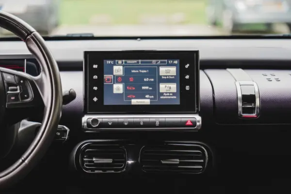 Citroën C4 Cactus 1.2 PureTech Shine 15