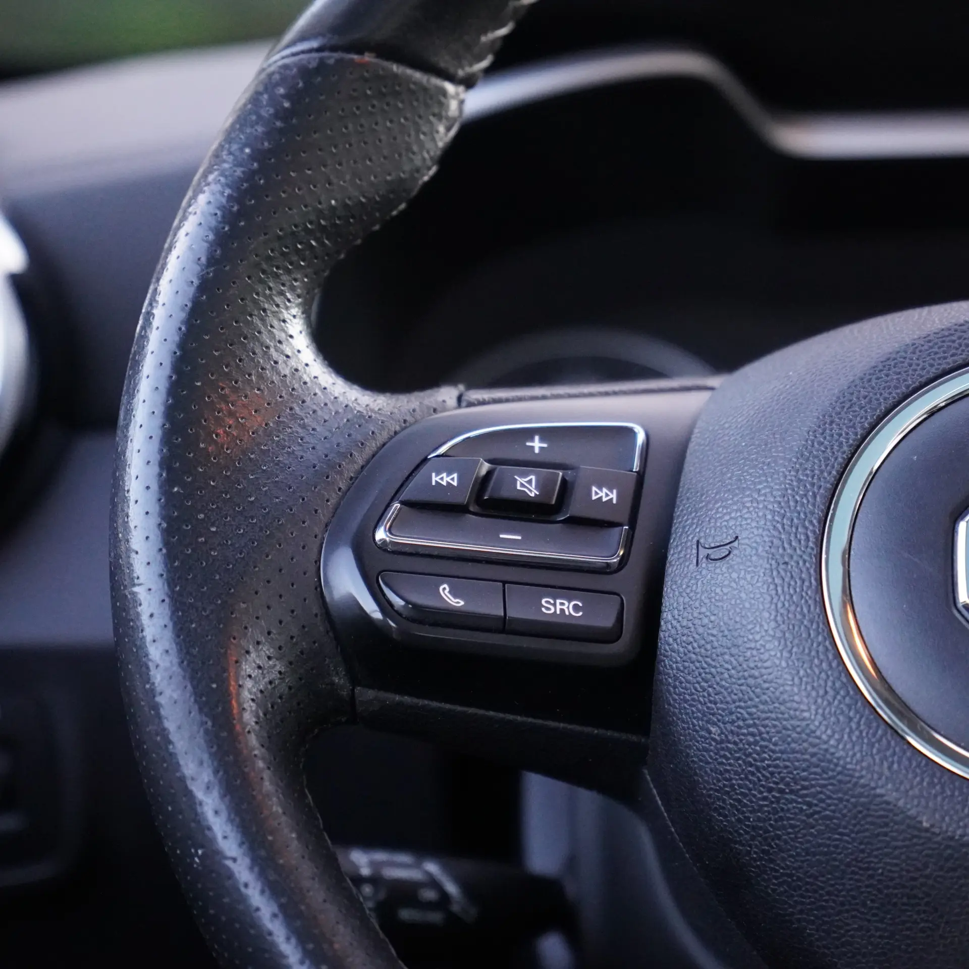 MG ZS EV 44.5 kWh Luxury 21