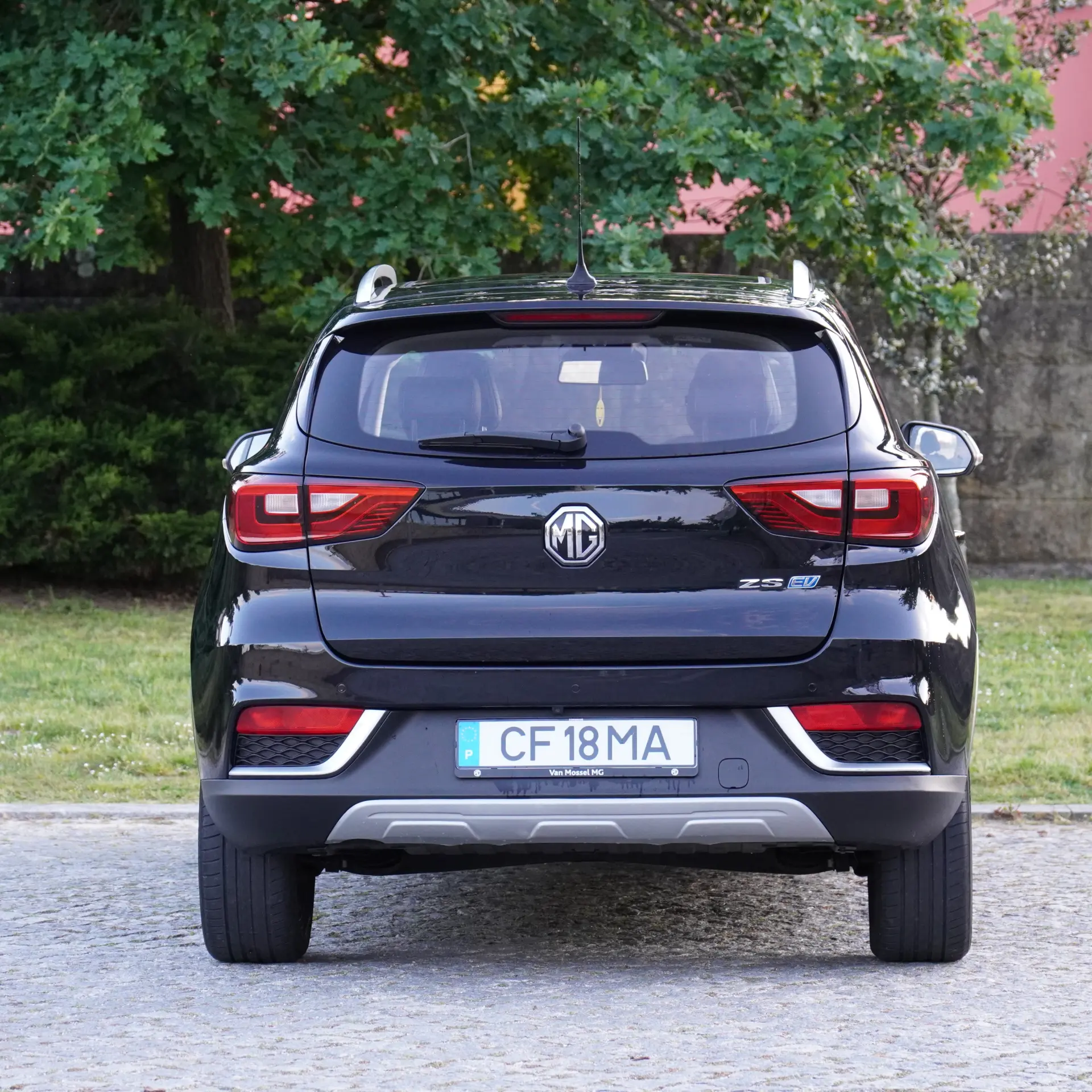 MG ZS EV 44.5 kWh Luxury 5