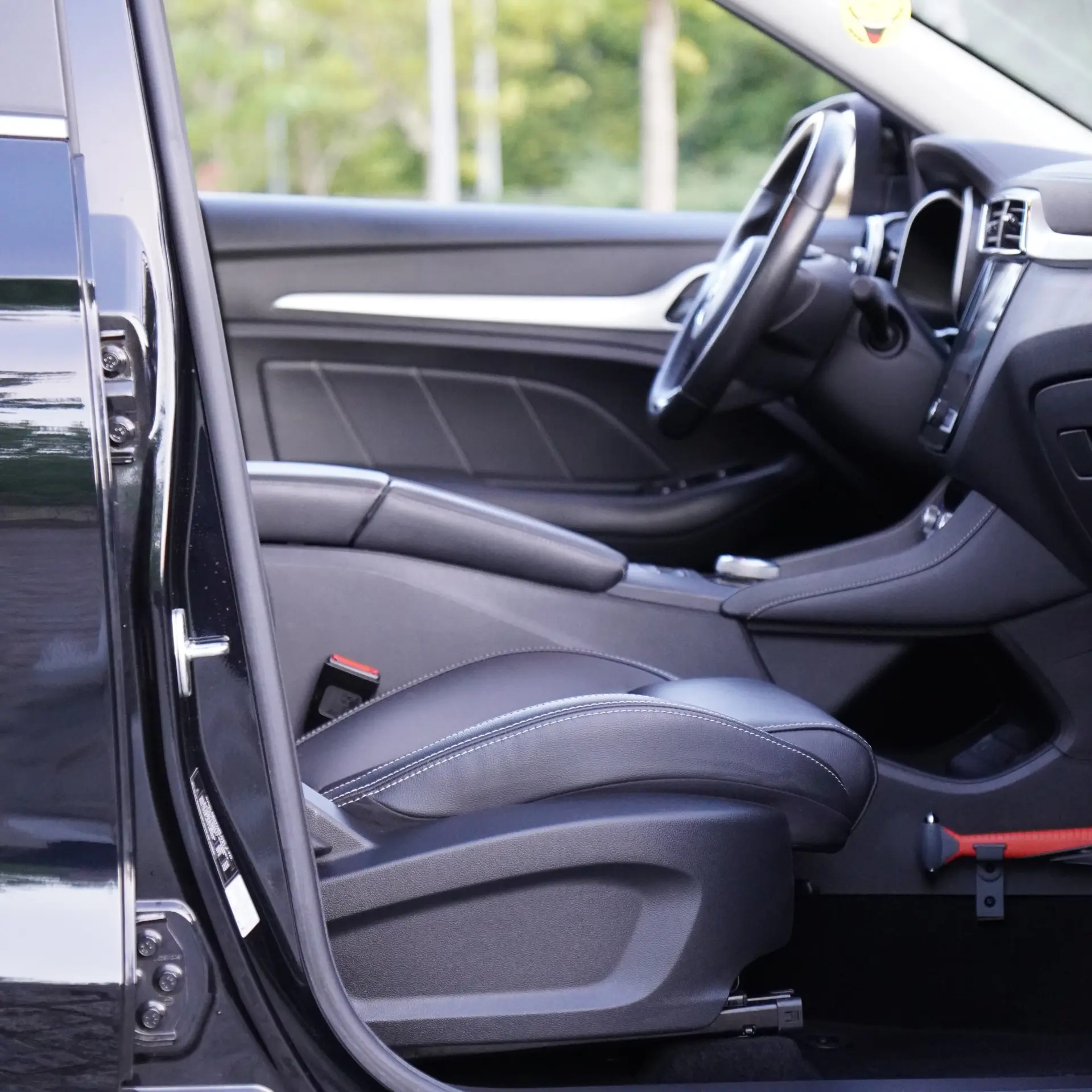 MG ZS EV 44.5 kWh Luxury 25