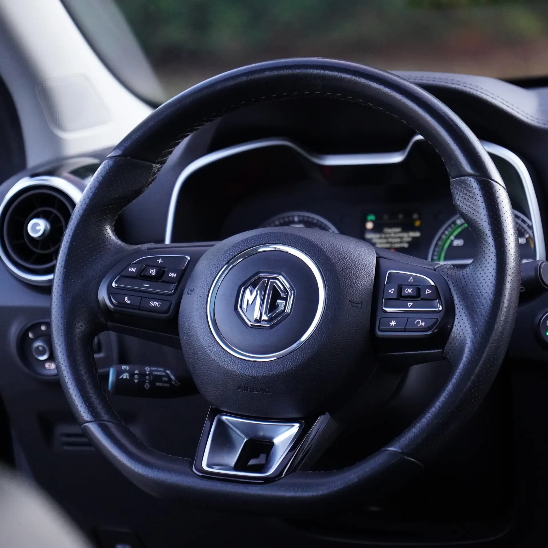 MG ZS EV 44.5 kWh Luxury 9