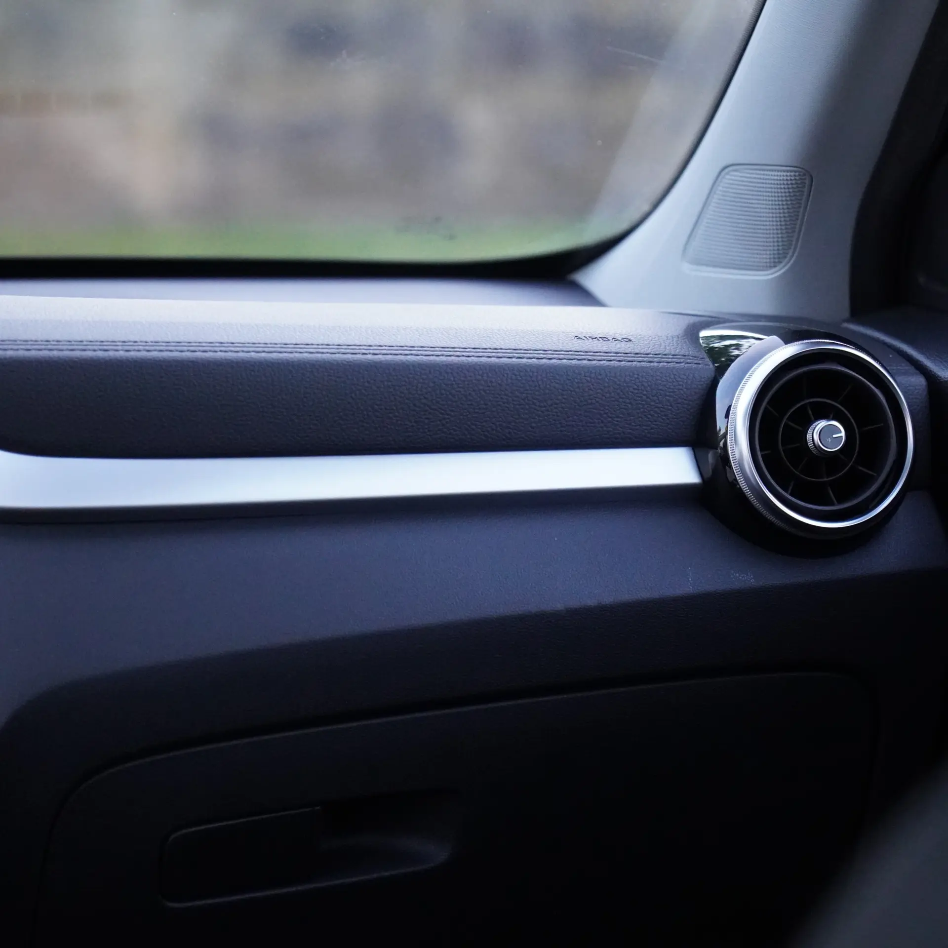 MG ZS EV 44.5 kWh Luxury 28