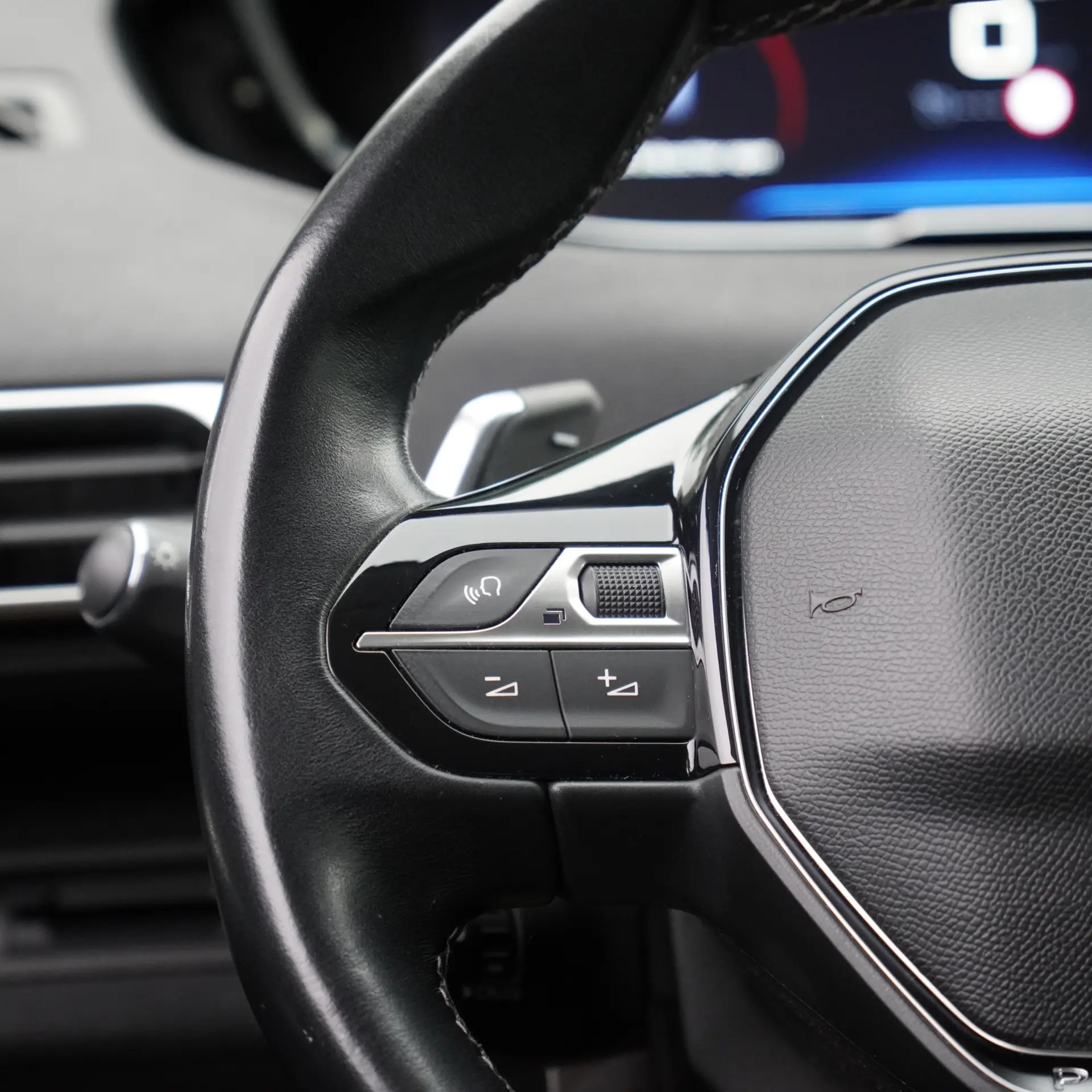 Peugeot 3008 1.2 PureTech Allure EAT8 14