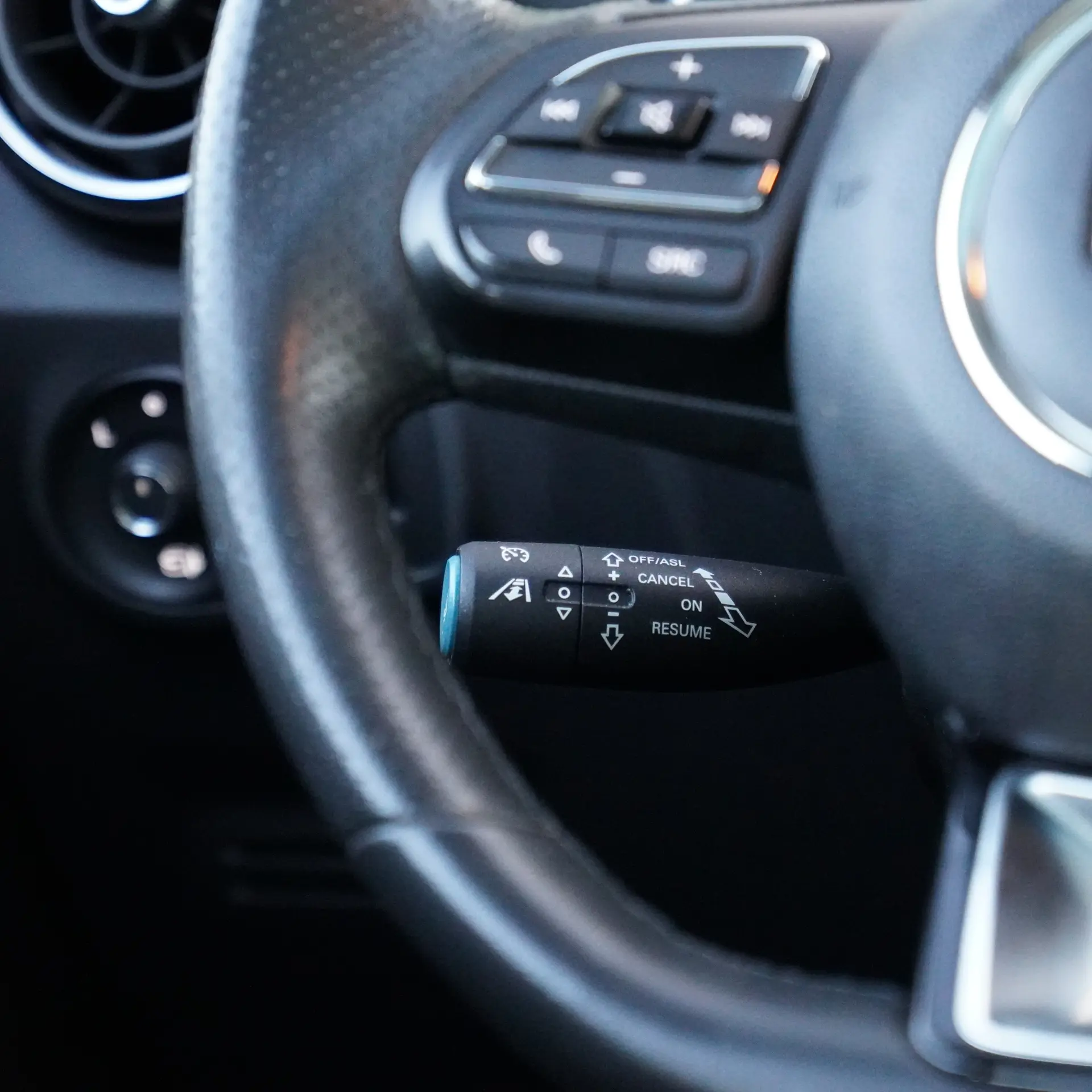 MG ZS EV 44.5 kWh Luxury 23