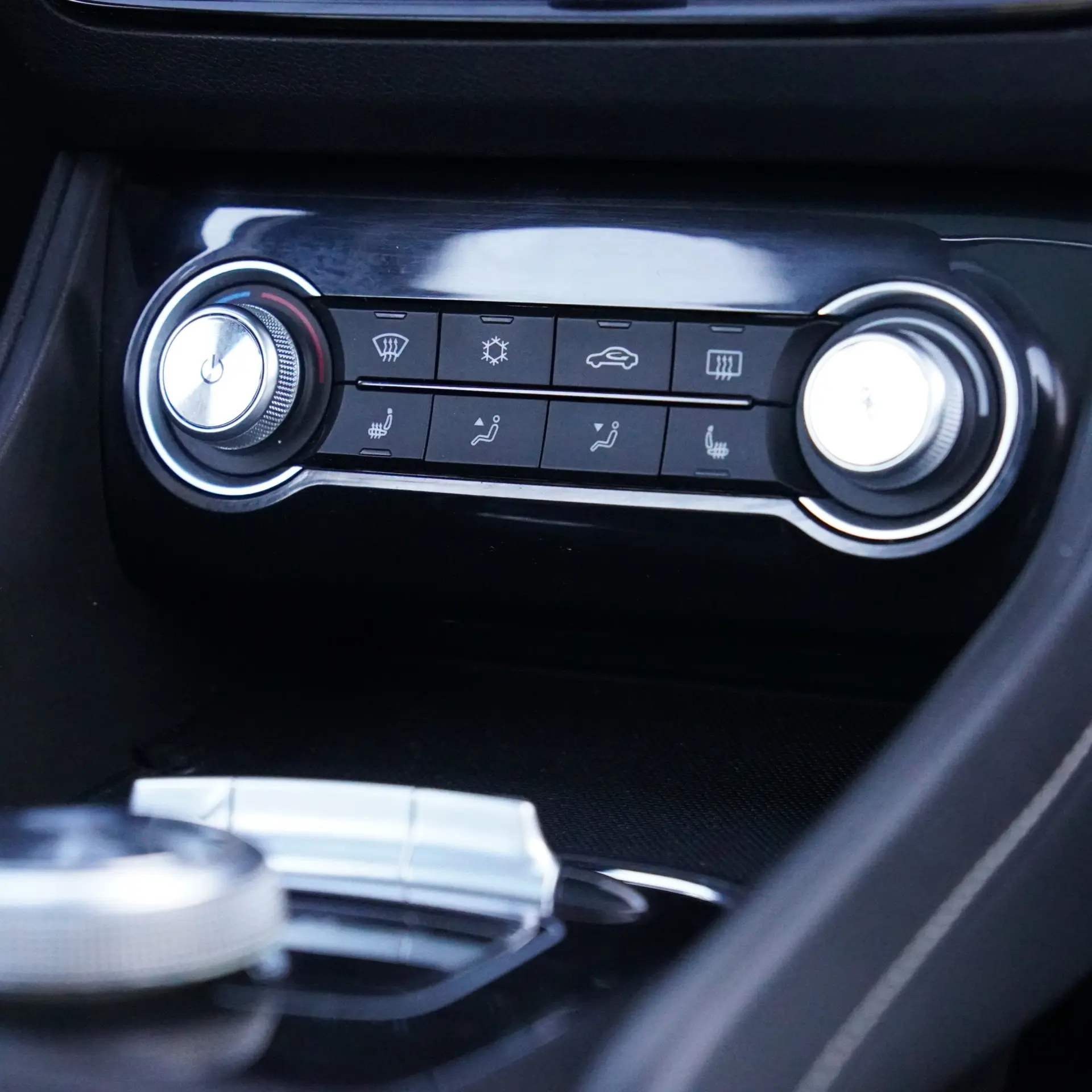 MG ZS EV 44.5 kWh Luxury 34