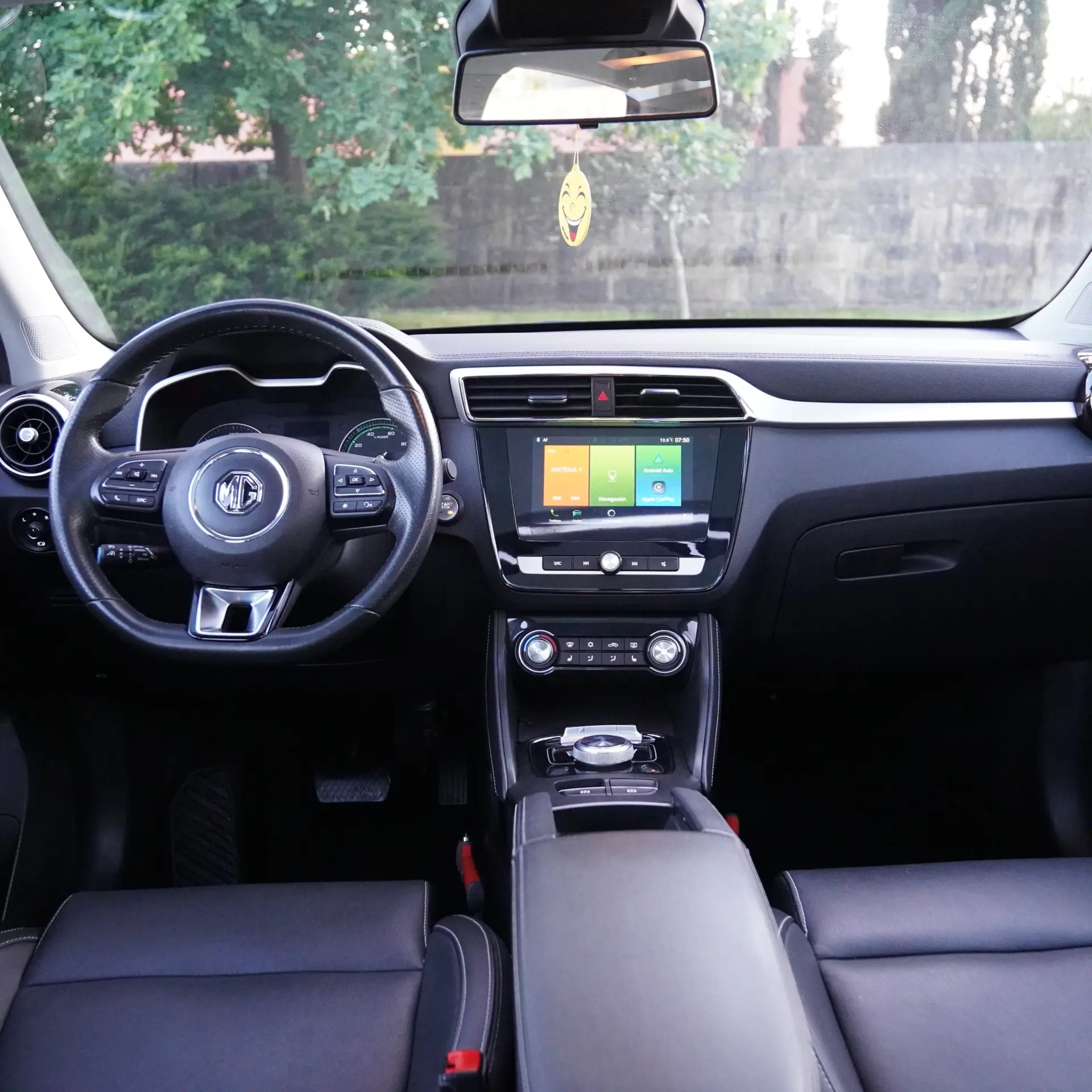 MG ZS EV 44.5 kWh Luxury 8