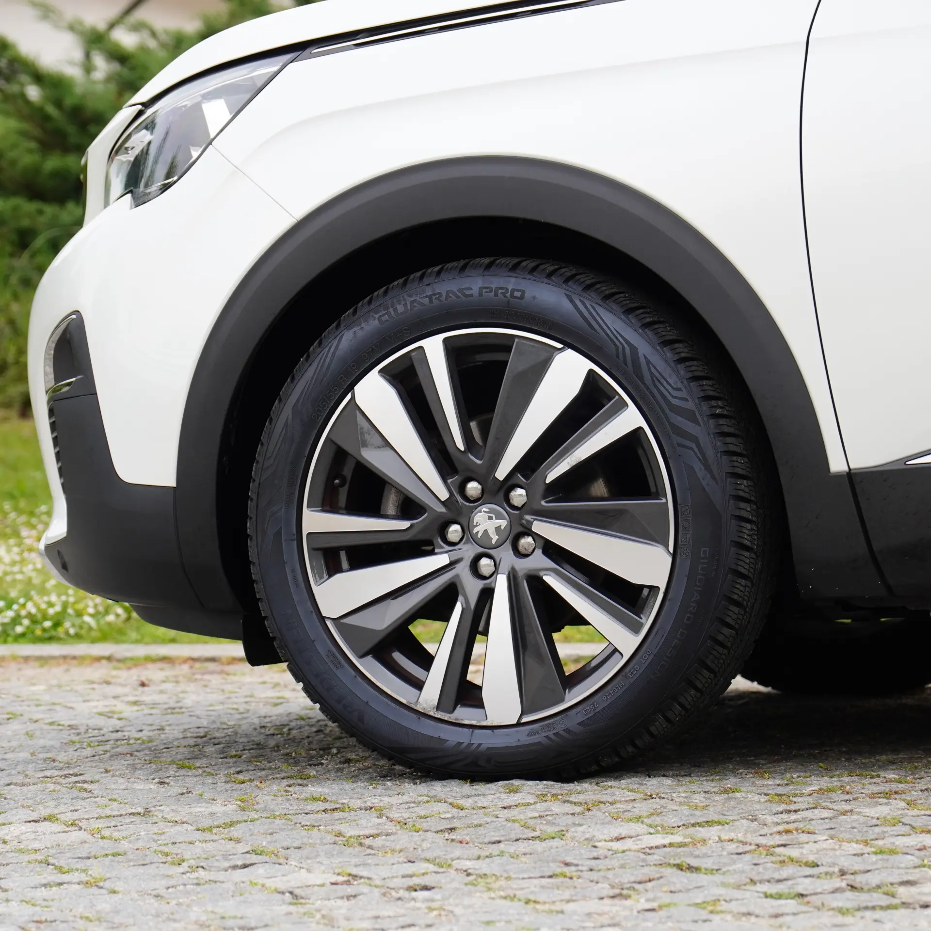 Peugeot 3008 1.2 PureTech Allure EAT8 57