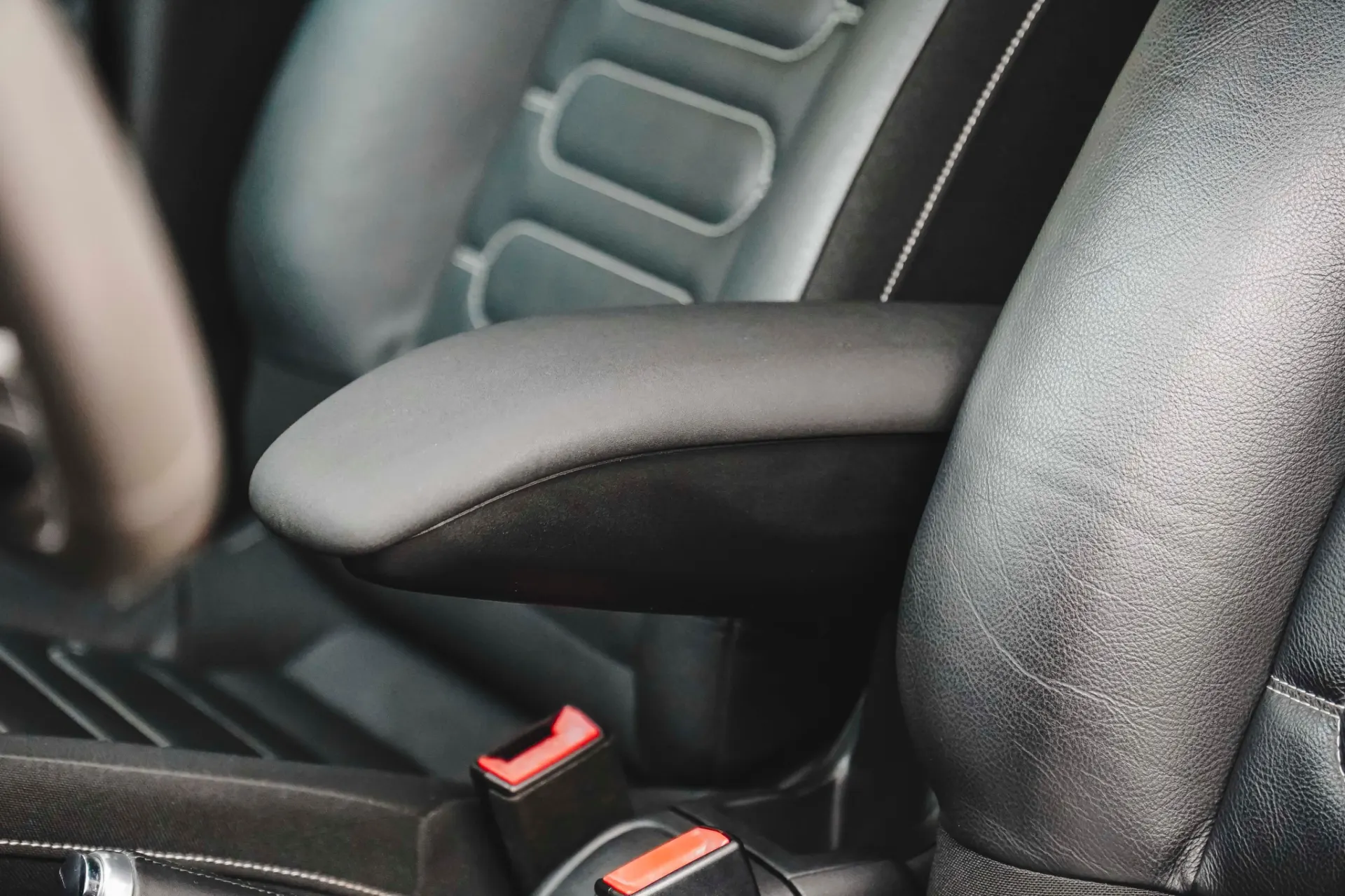 Citroën C4 Cactus 1.2 PureTech Shine 19