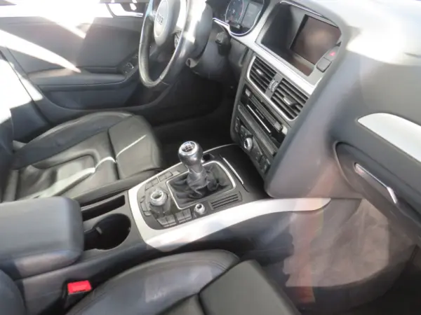 Audi A4 2.0 TDI SPORT 19