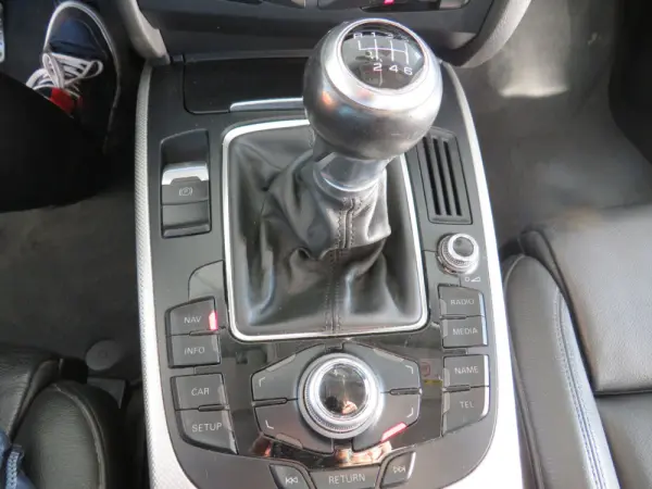 Audi A4 2.0 TDI SPORT 21