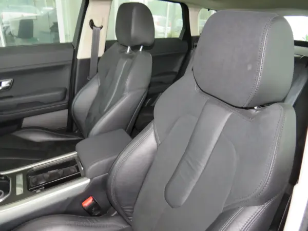 Land Rover Range Rover Evoque 2.2 TD4 Dynamic 24