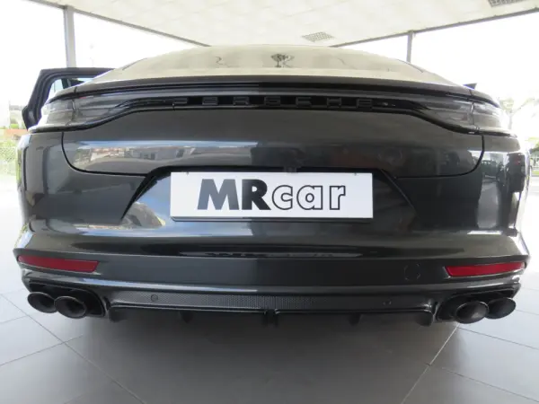 Porsche Panamera 4 E-Hybrid 10