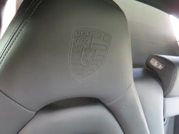 Porsche Panamera 4 E-Hybrid 38