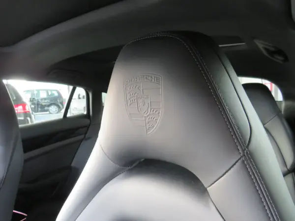 Porsche Panamera 4 E-Hybrid 43