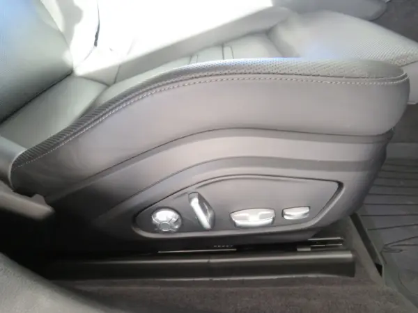 Porsche Panamera 4 E-Hybrid 48