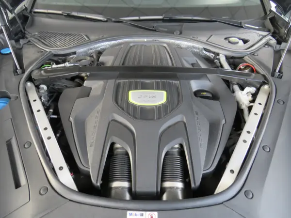 Porsche Panamera 4 E-Hybrid 58