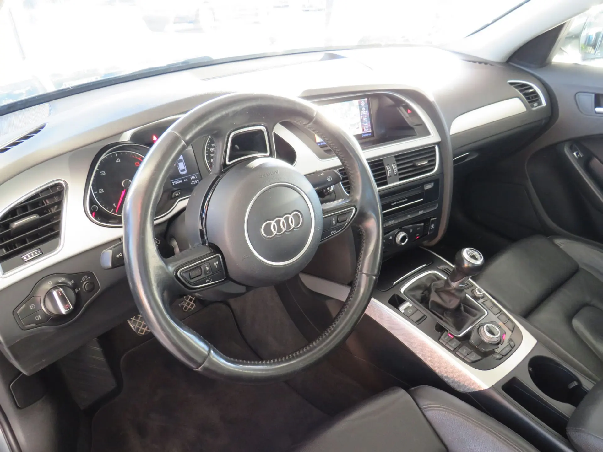 Audi A4 2.0 TDI SPORT 16