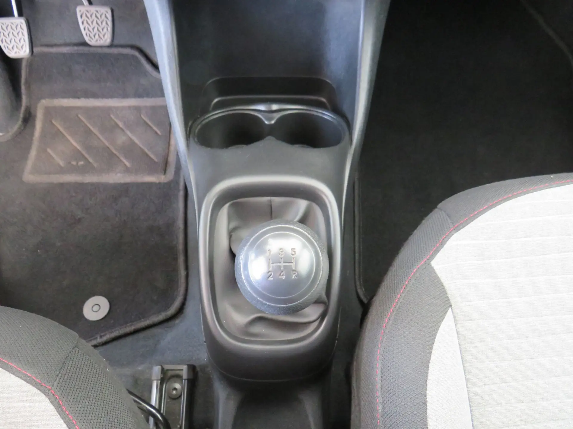 Citroën C1 1.0 Millenium VTi 19