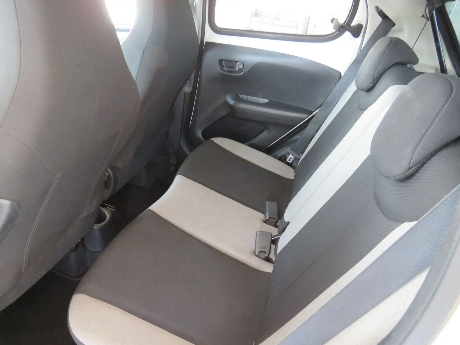 Citroën C1 1.0 Millenium VTi 23