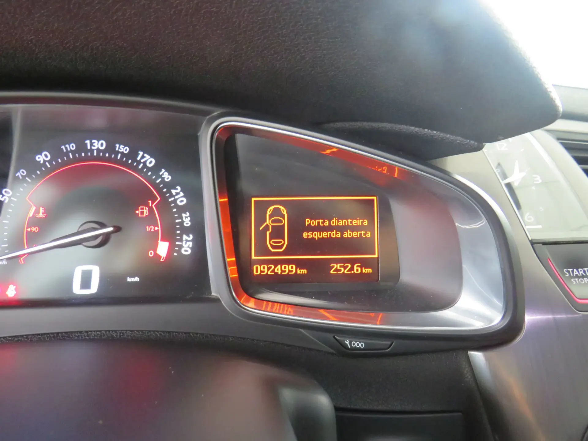 Citroën DS5 1.6 BlueHDi So Chic 12